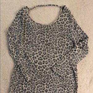 H&M size M grey & white leopard tunic